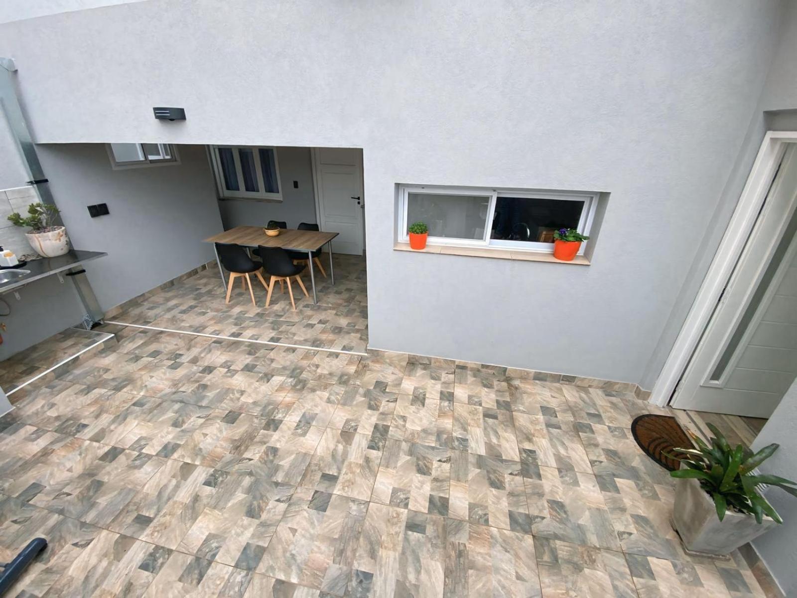 Casa Completa Con Balcon Y Patio Privado Lanus Exterior foto