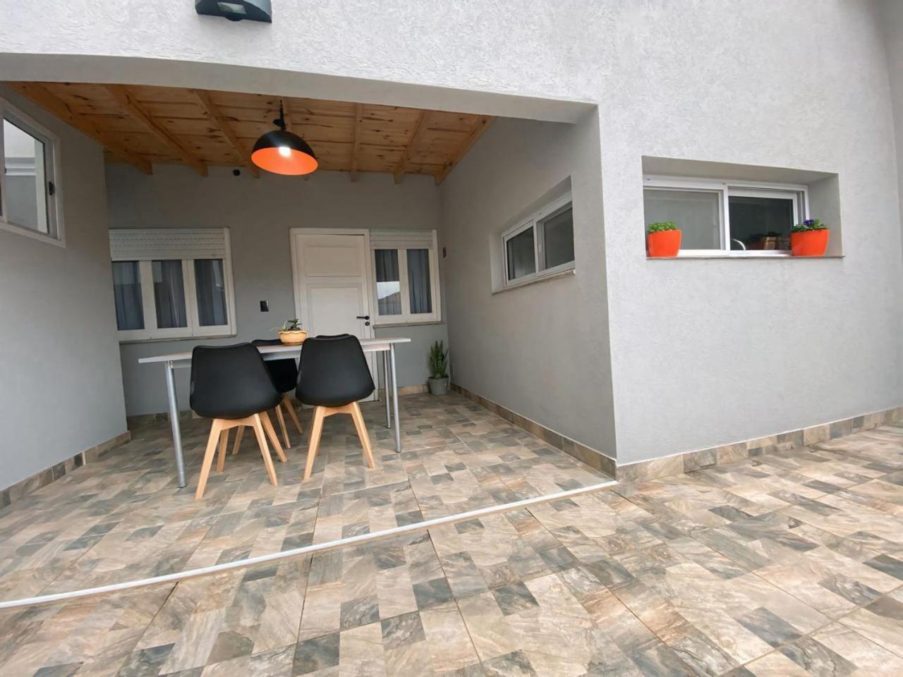 Casa Completa Con Balcon Y Patio Privado Lanus Exterior foto